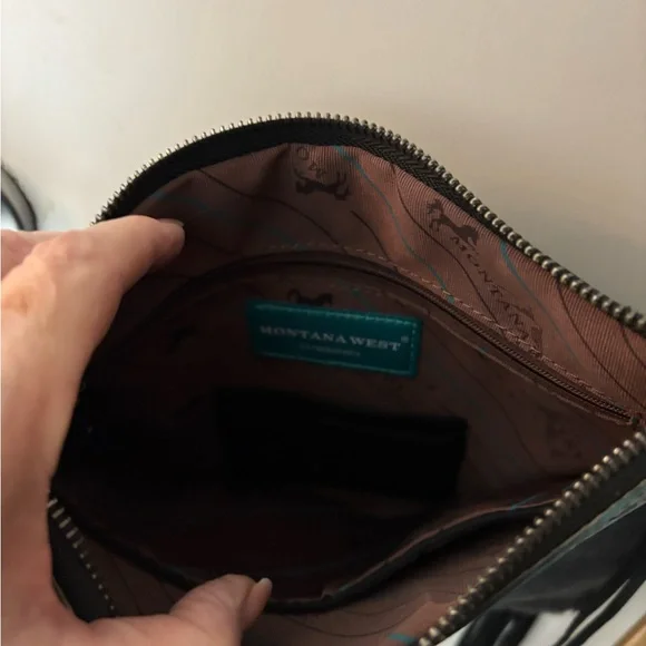 MONTANA WEST 100% LEATHER ENGRAVED TURQUOISE/HALF WHITE /BLACK COWHIDE PURSE - Picture 5 of 8